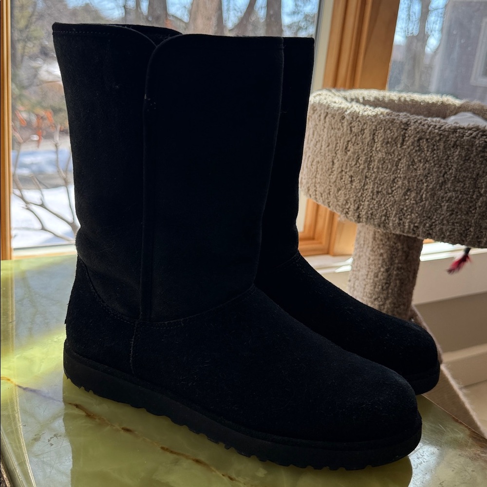 Euc! Ugg Insulated Boots